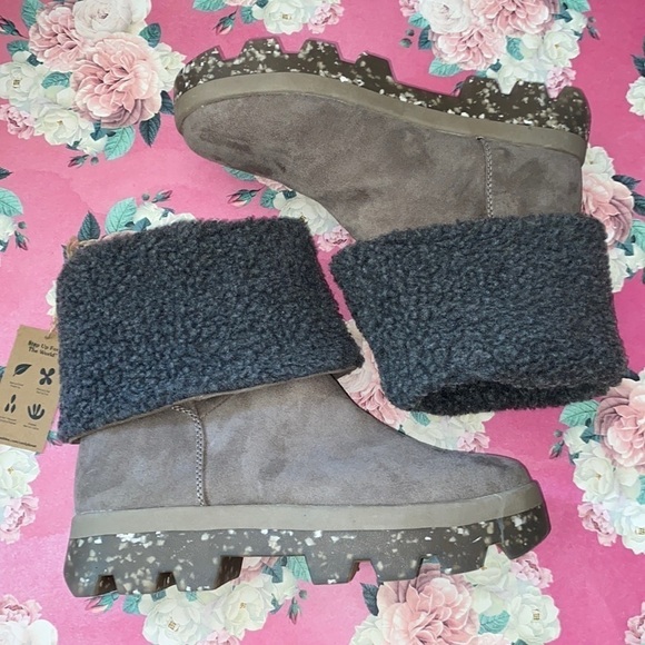 Steve Madden boots cool planet faux recycled materials sustainable NEW 7.5 - Picture 2 of 6